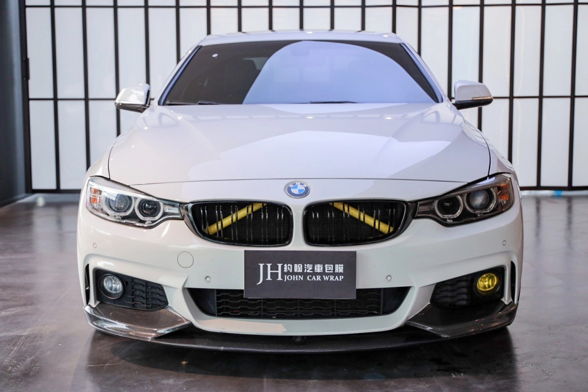 汽車包膜,犀牛皮pvc,犀牛皮,燻黑車燈